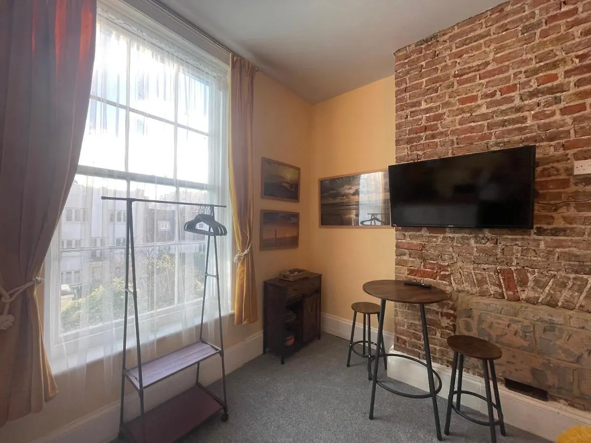 Sun Shack Apartment Brighton