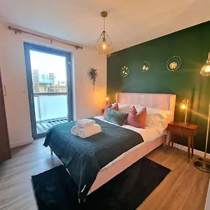 Luxury Station By Payman Club Cambridge (Cambridgeshire)